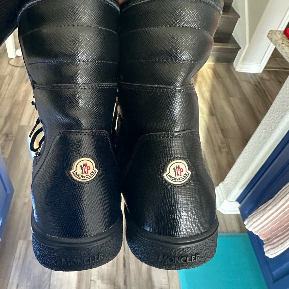 Moncler Black snow Winter Boots with Lace-Up Design - Picture 5 of 6